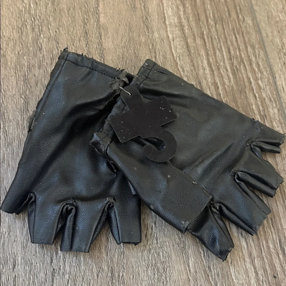 Vintage 90s Y2K Old Hot Topic Black Fingerless Biker Gloves w Silver Round Studs